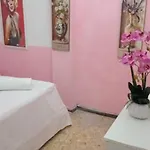 Tangueu Room 74